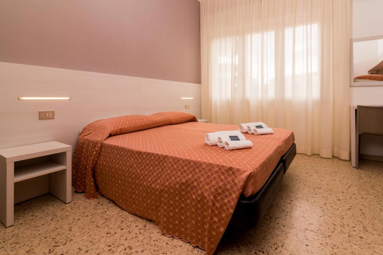 קרביה Hotel Lydia מראה חיצוני תמונה
