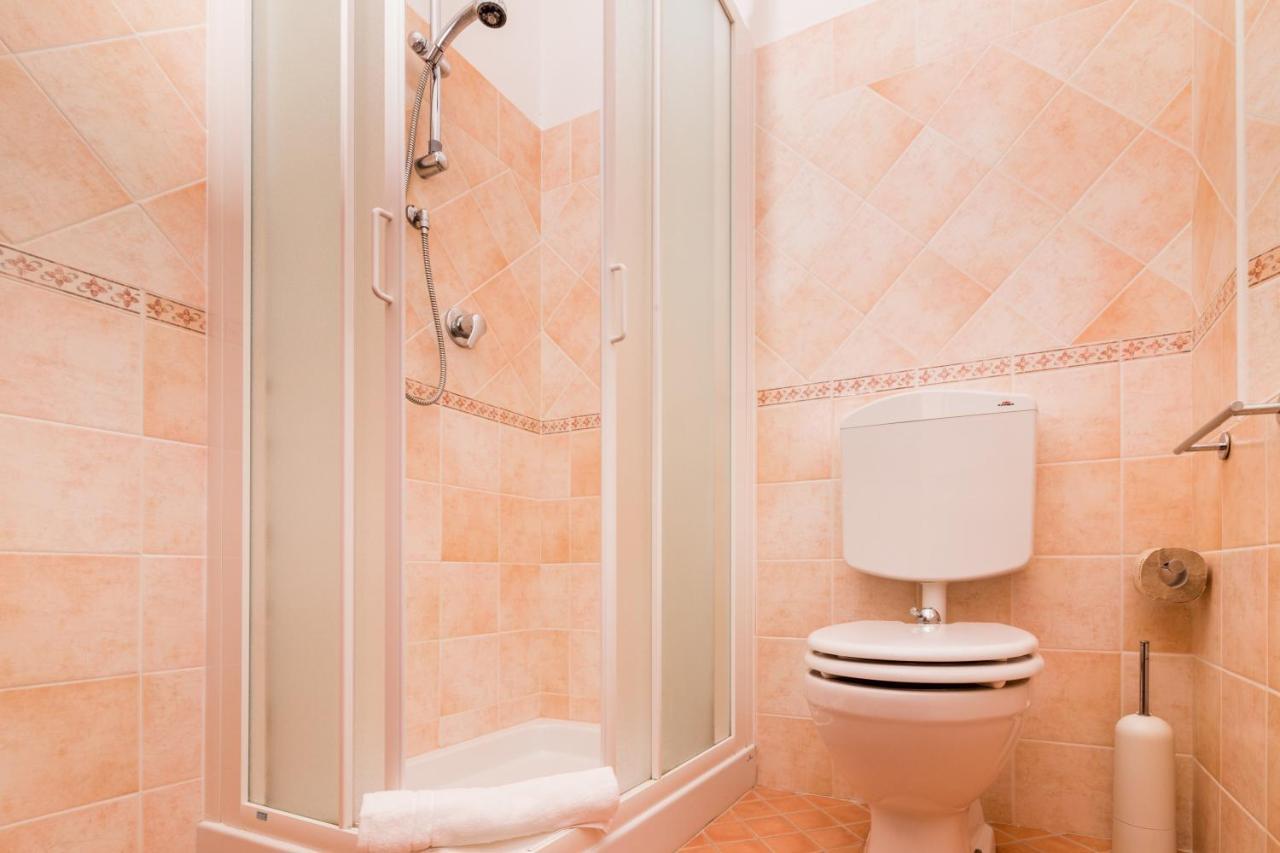 קרביה Hotel Lydia מראה חיצוני תמונה