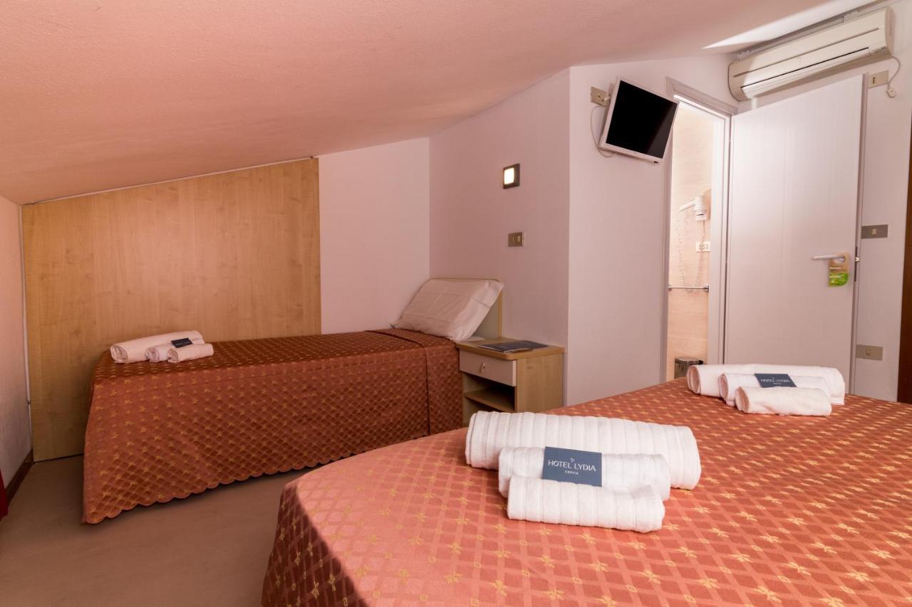 קרביה Hotel Lydia מראה חיצוני תמונה