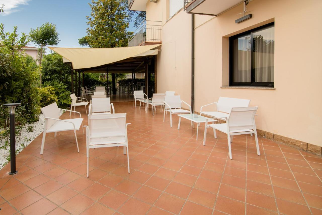 קרביה Hotel Lydia מראה חיצוני תמונה