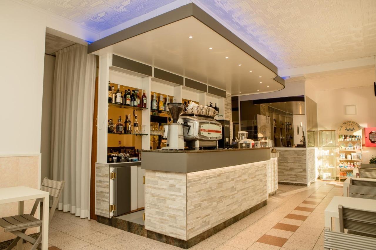 קרביה Hotel Lydia מראה חיצוני תמונה