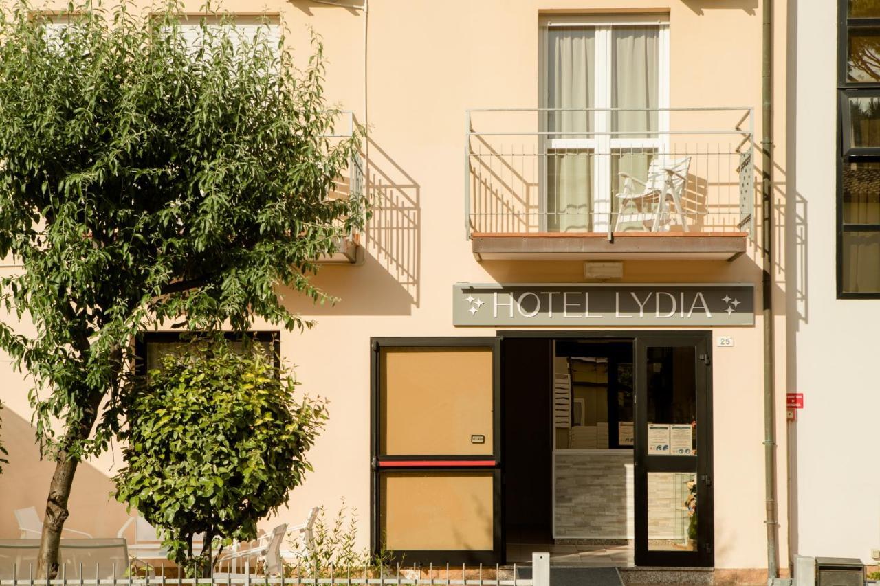 קרביה Hotel Lydia מראה חיצוני תמונה
