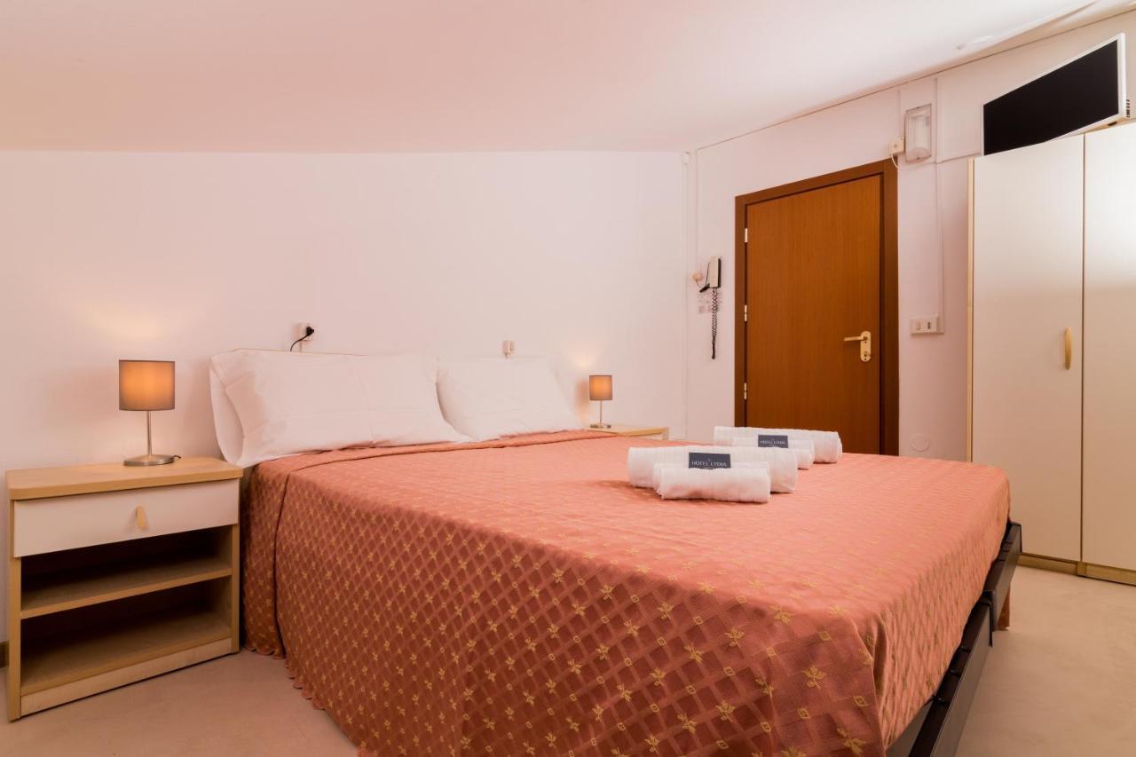 קרביה Hotel Lydia מראה חיצוני תמונה
